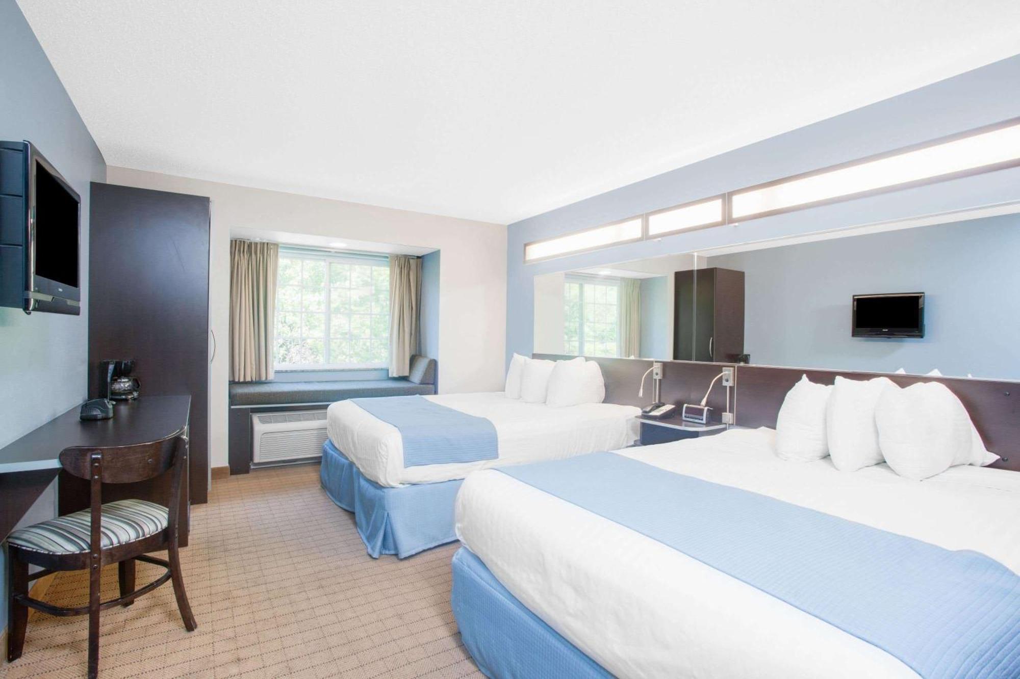 Microtel Inn & Suites Bath Exterior photo