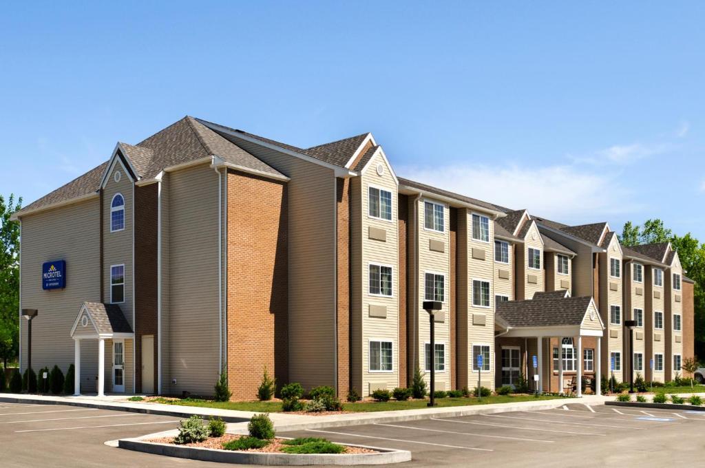 Microtel Inn & Suites Bath Exterior photo